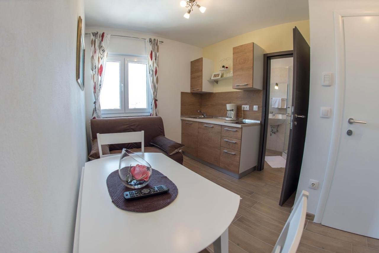 Apartments Mojeljeto Fažana Eksteriør bilde